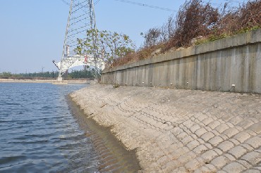 界河模袋護(hù)坡工程